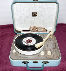 RCA-Portable-Record-Player1